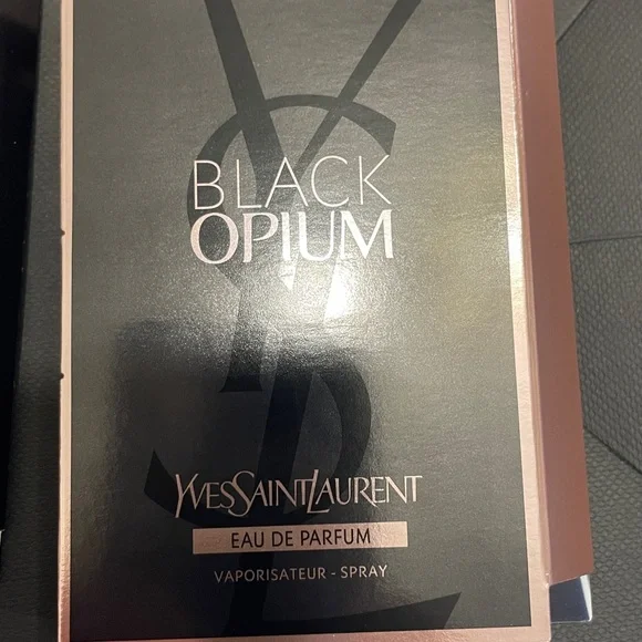 🦁 YSL Black LARGE Gift Bag with Perfume Samples - Picture 10 of 13